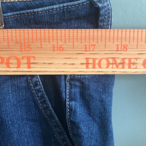 Torrid Boyfriend Straight Vintage Stretch Mid-Rise Jean. Size 10 tall. Stretch. - Picture 7 of 10